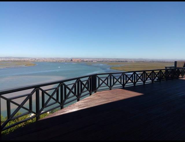 3 BEDROOM HOUSE RENTED IN BLUEWATER BAY